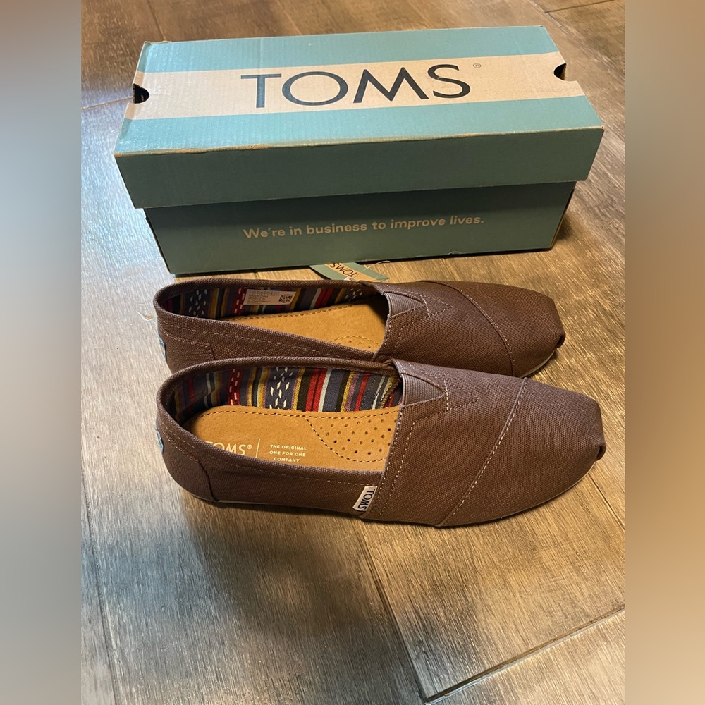 Tom’s Ash Canvas Slip Ons Size 9 1/2